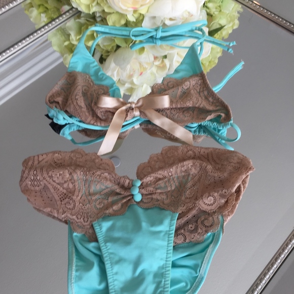 SOLD! Beach Bunny Sweet Escape Set Bikini Dress - Picture 8 of 12